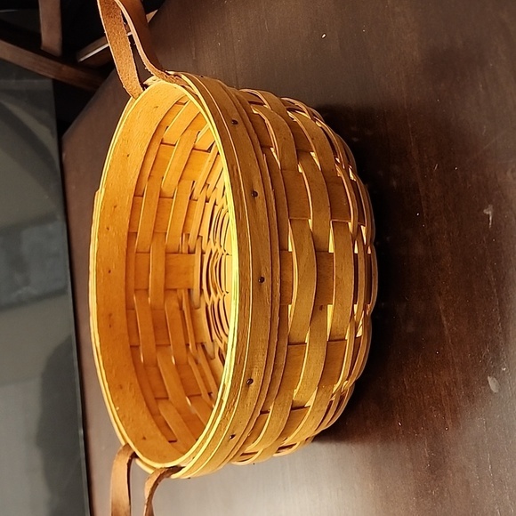 Longaberger Other - 🌻 Longaberger 10 x 4” Woven 1995 Basket w/ Leather Handles and sectional insert